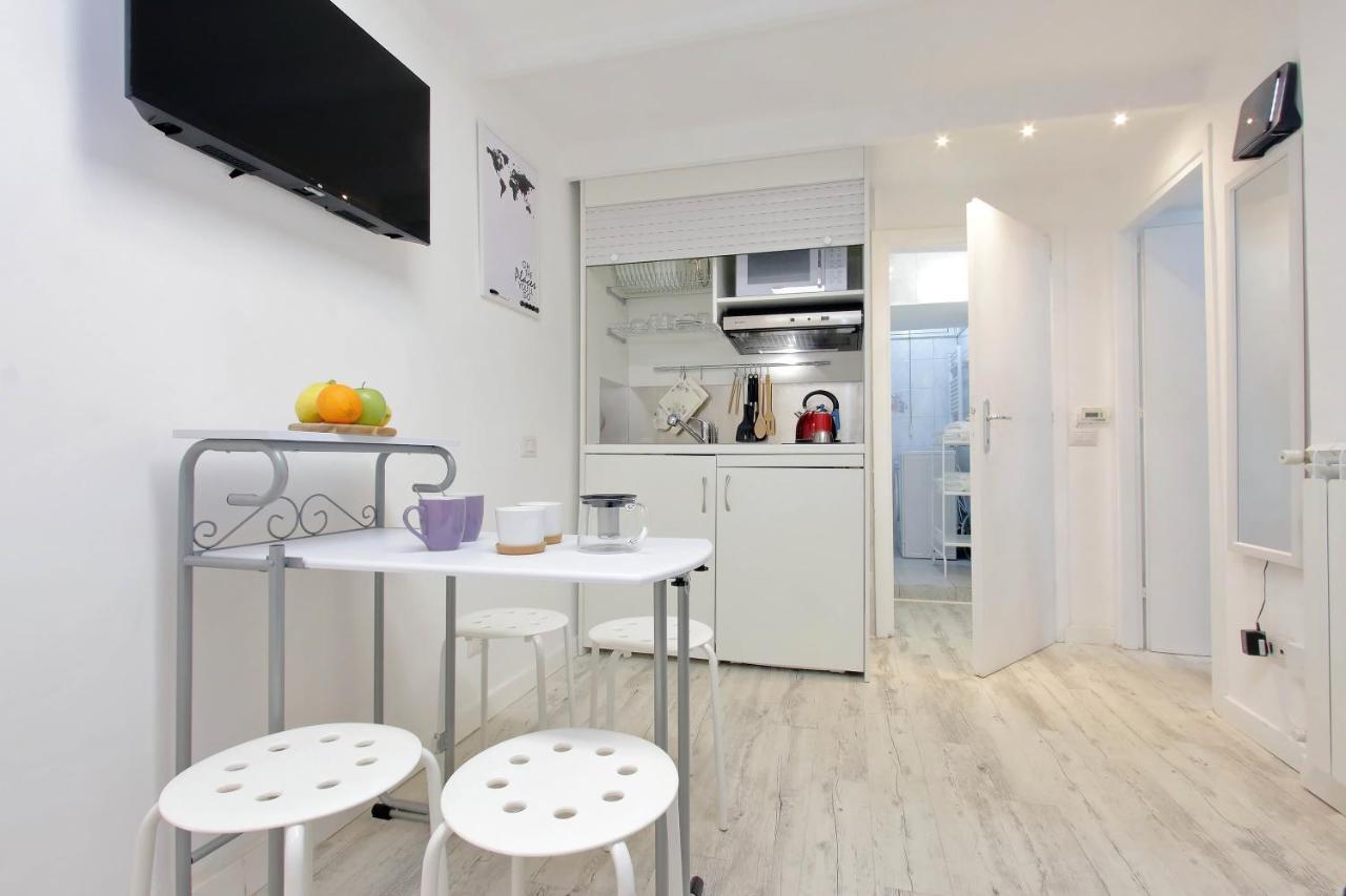 Ych-Confortevole Suite Al Colosseo Rome Exterior photo