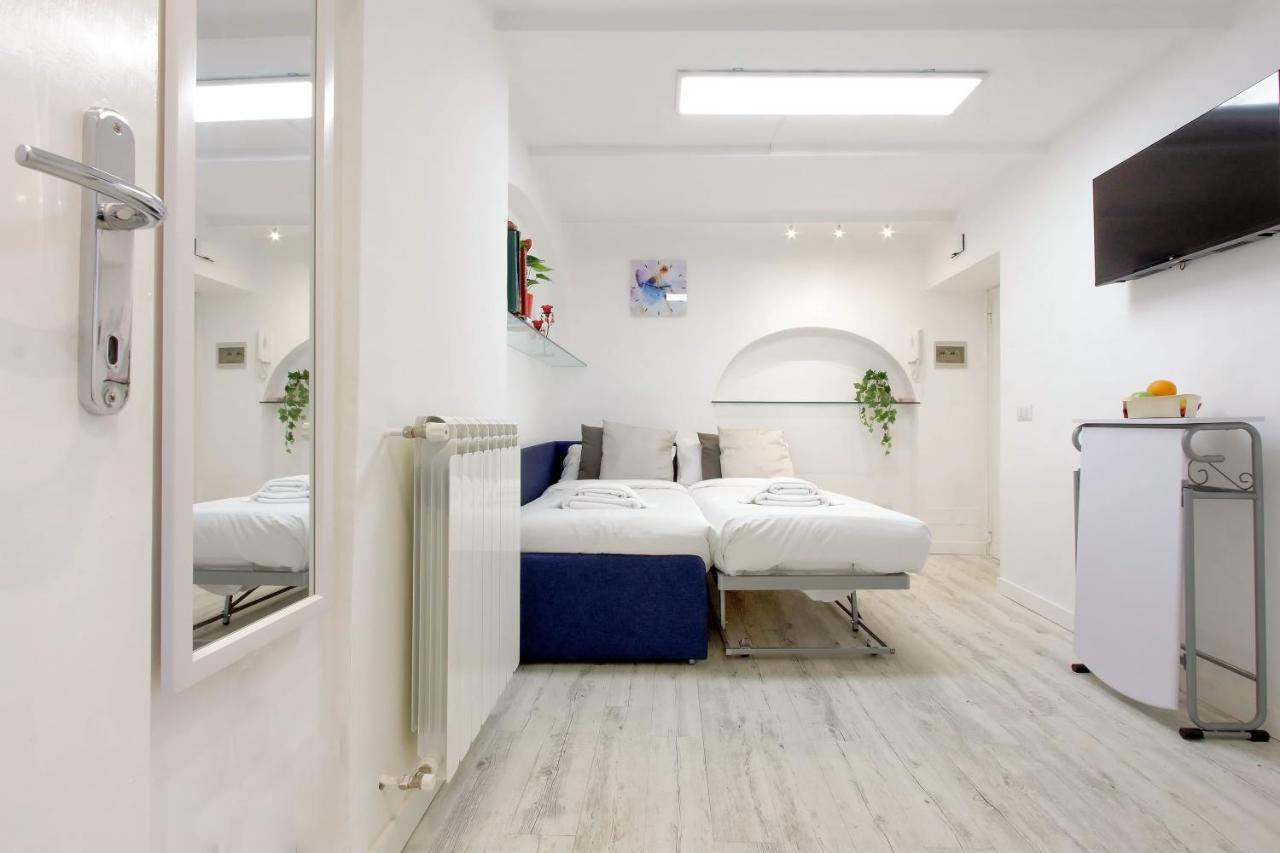 Ych-Confortevole Suite Al Colosseo Rome Exterior photo